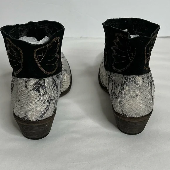 NWOT Free People Dorado Leather Snake Print Ankle Boots